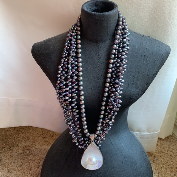 Dark Pearl Necklace Set - Picture 5 of 7